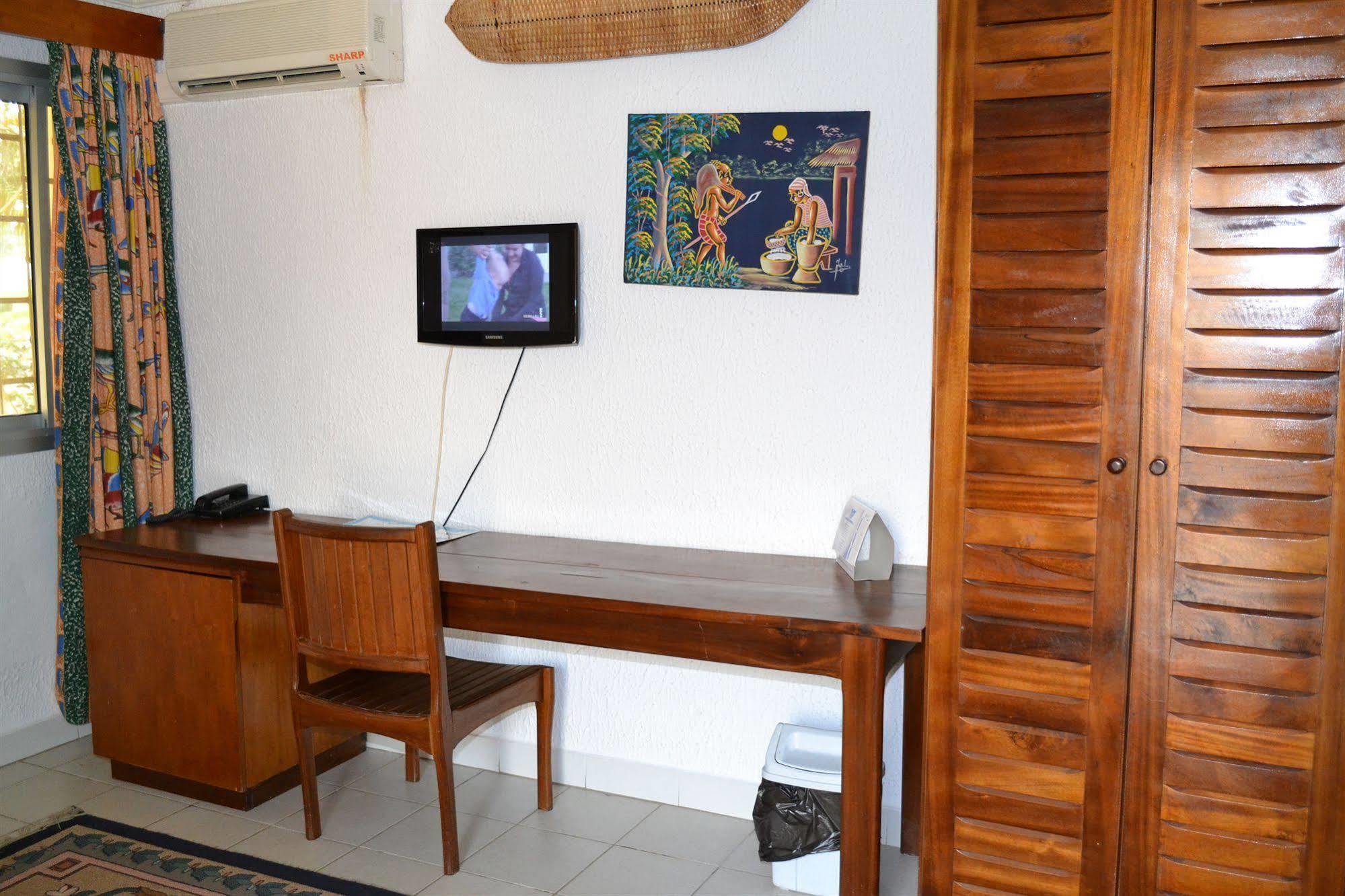 Hotel Framotel Kribi Exteriör bild
