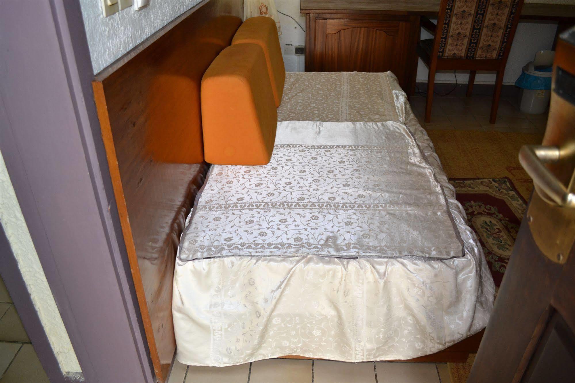 Hotel Framotel Kribi Exteriör bild